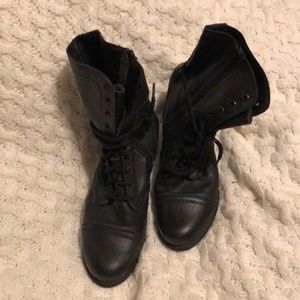 Steve Madden Troopa Military boot. W black 10M